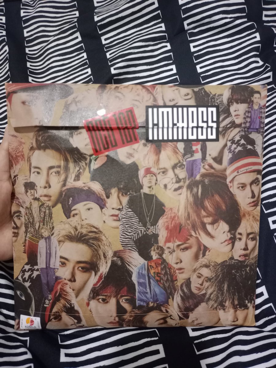 _yomi701's tweet photo. Just bought this thing 😀
#NCT127 #NctLimitless https://t.co/L35noJpa2n