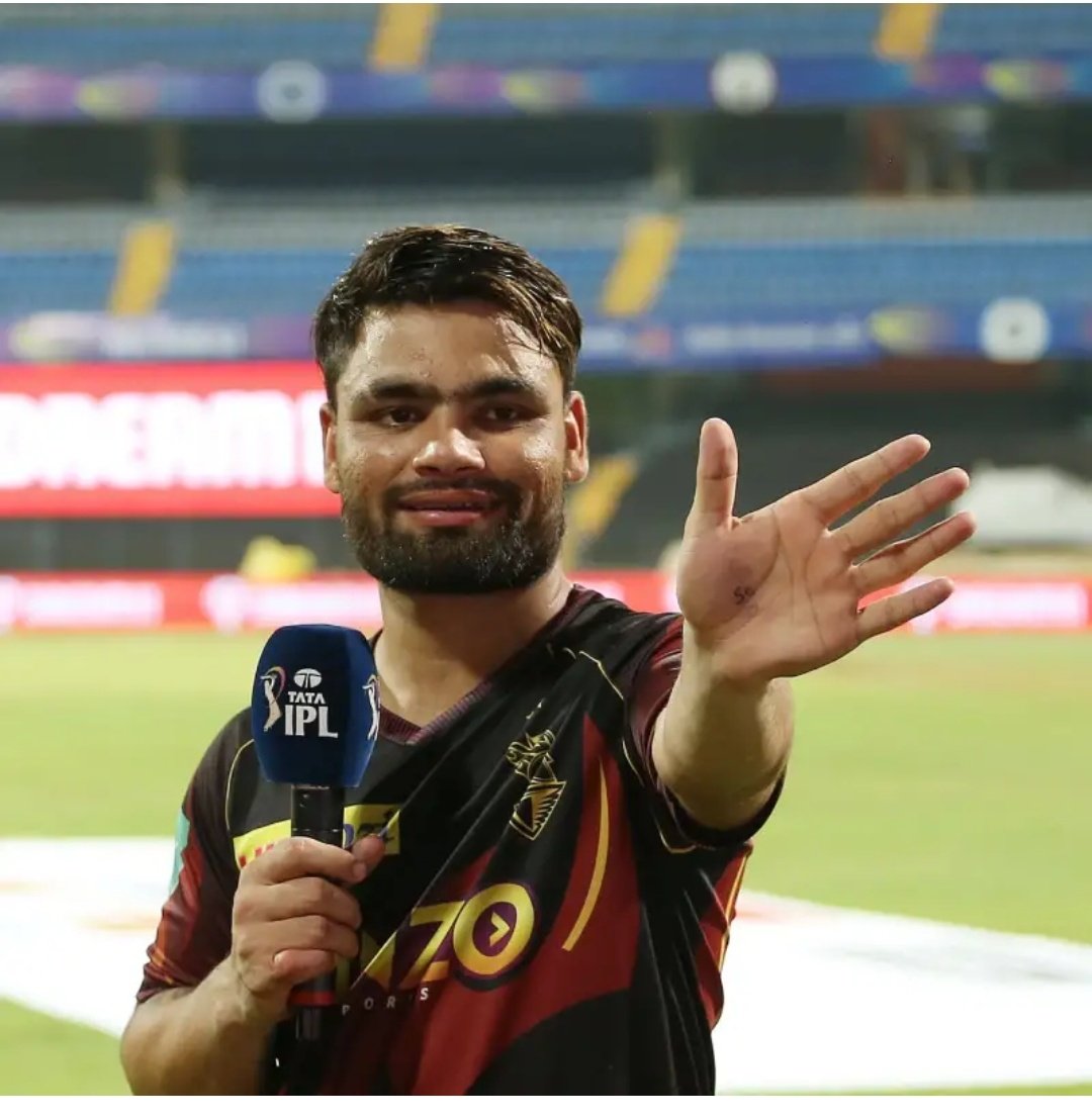 amarjyoti208's tweet photo. @rinkusingh235 is the new king of @KKRiders @iamsrk, yaha k gunde ham hai👍👏👏 https://t.co/VmNnaxLxr6