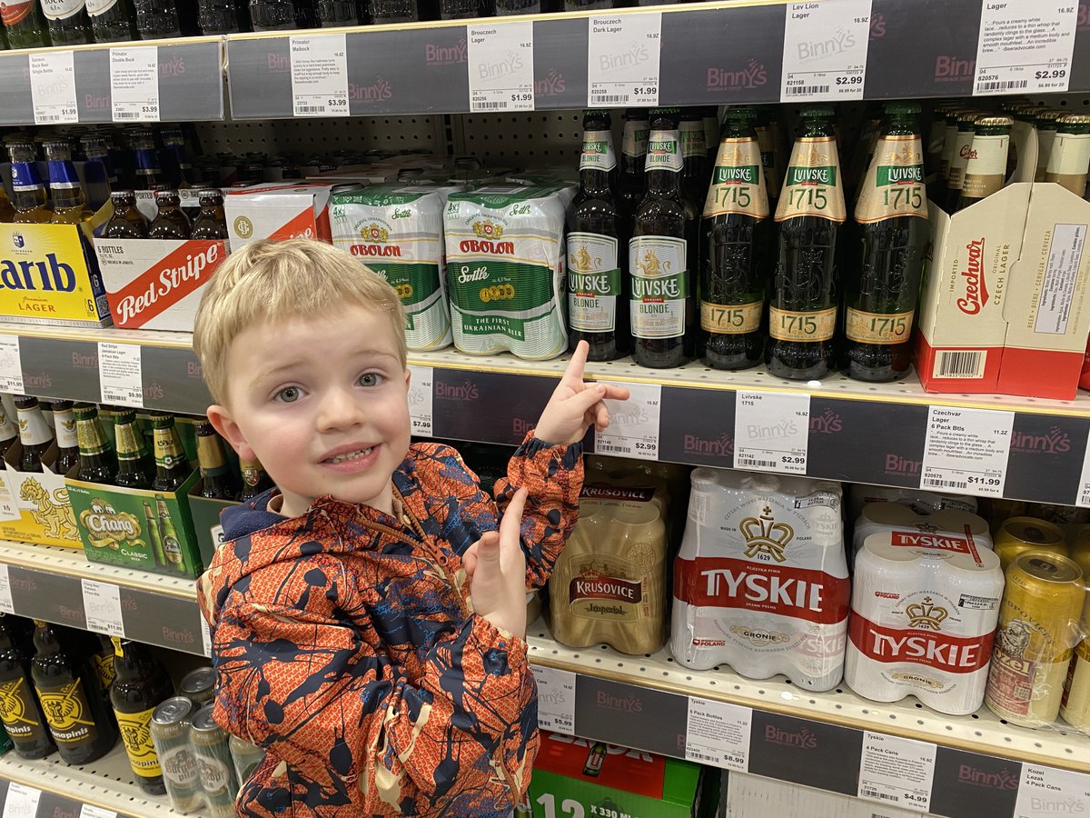 ukrainets's tweet image. Ходили з Матвієм пивами купляти #ЗробленоВУкраїні #MadeInUkraine