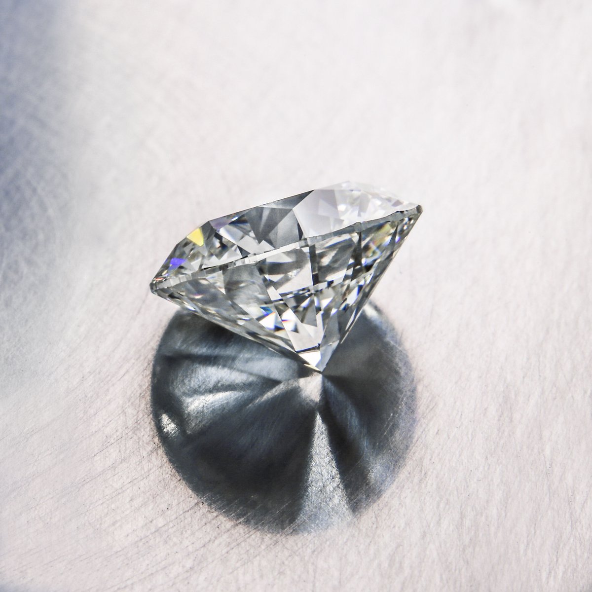 BrianGavin's tweet image. #DiamondFact: The largest diamond ever discovered was the Cullinan diamond, weighing in at a whopping 3,106 carats. Can you imagine? 🤩

#BrianGavinDiamonds #MyBGD #Diamonds #BirthStone #AprilBirthStone