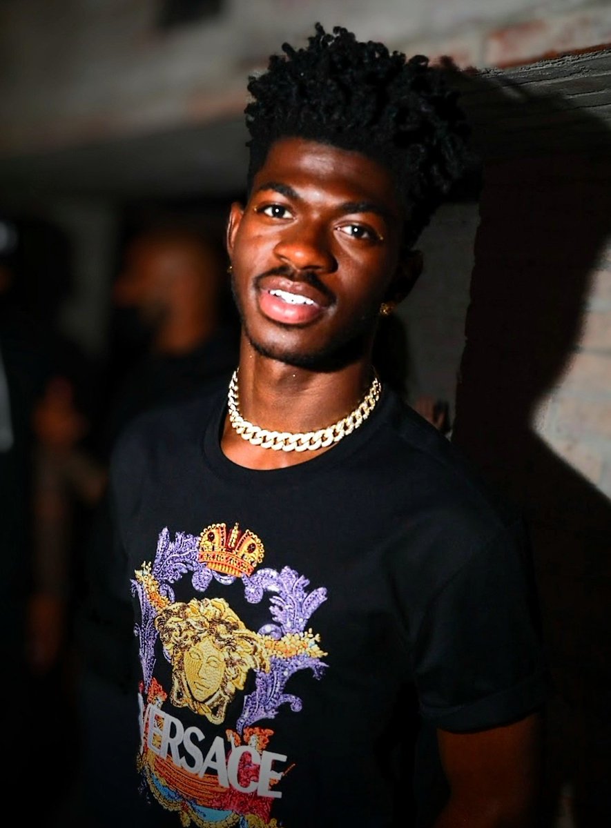 LNXNews's tweet image. In honor of Lil Nas X's 24th birthday today, reply with "Happy Birthday Lil Nas X" and your favorite Lil Nas X picture ever. 🦋