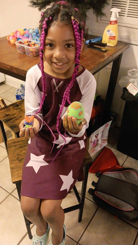 ig3ntl3man9's tweet photo. She found a secret Egg around the city #KreweOfKrampus #kreeps https://t.co/8tEqLeUYKP