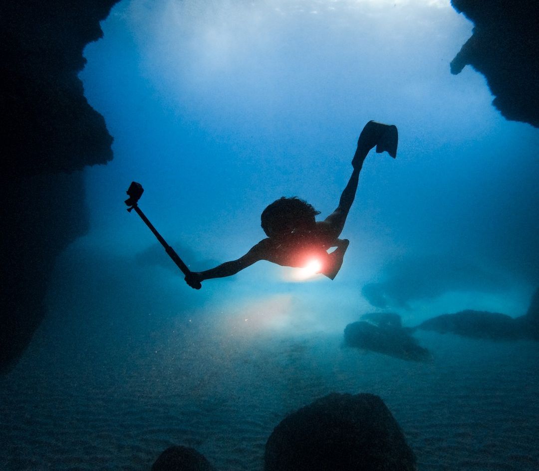 Diving into the week like… 🔦 🤿 Free diving fun with #GoProFamily members ariadna_hafez (IG) + dansu92 (IG) + #GoProHERO11 Black. 🌊 #GoPro #GoProUK #FreeDiving #Underwater #Travel #Ocean #UnderwaterPhotography