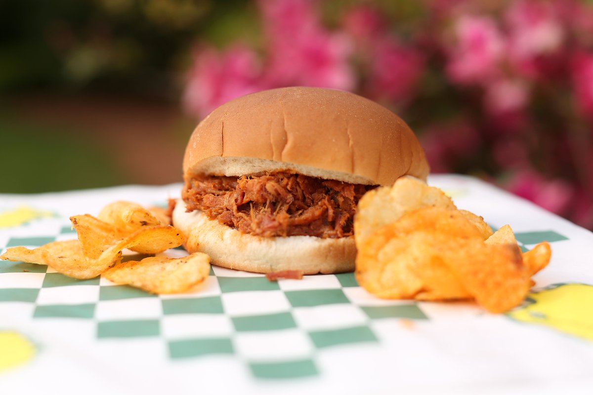 TheMasters's tweet photo. Lunch at Augusta National Golf Club. #themasters https://t.co/RhnwqY2XyY