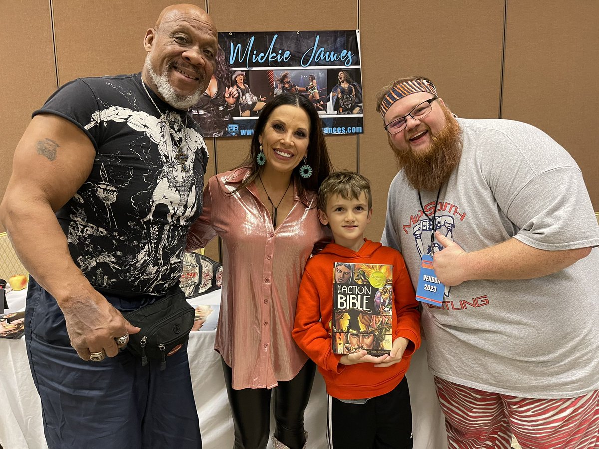 Happy Easter! We had a great weekend at <a href="/SquarCircleExpo/">SquaredCircleExpo</a> here’s a pic of us giving <a href="/MickieJames/">Mickie James~Aldis</a> and her son an awesome Action Bible!