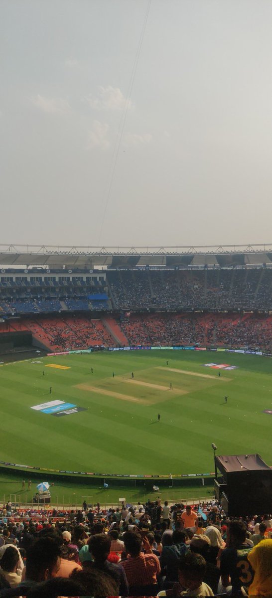 Hey <a href="/gujaratTitans/">Gujarat Titans</a>
Please turn ON the speaker in front of P block...its OFF from start of the match #GTvsKKR #GujaratTitans #AavaDe #TitanFan