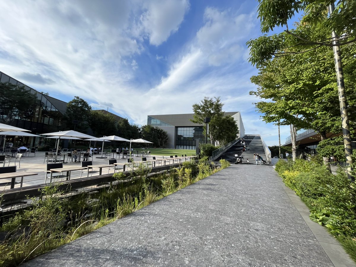 ToiroJapanese's tweet image. デパートなのに公園みたいでした！🌳🌳🐕

Vocab🏬
デパート（depaato) department store

〜なのに（..nanoni) 【N4】although; though 
*It expresses surprise or complaints as the consective result contradicts the expectations

公園（kooen) park
〜みたい（..mitai) 【N4】similar to ..