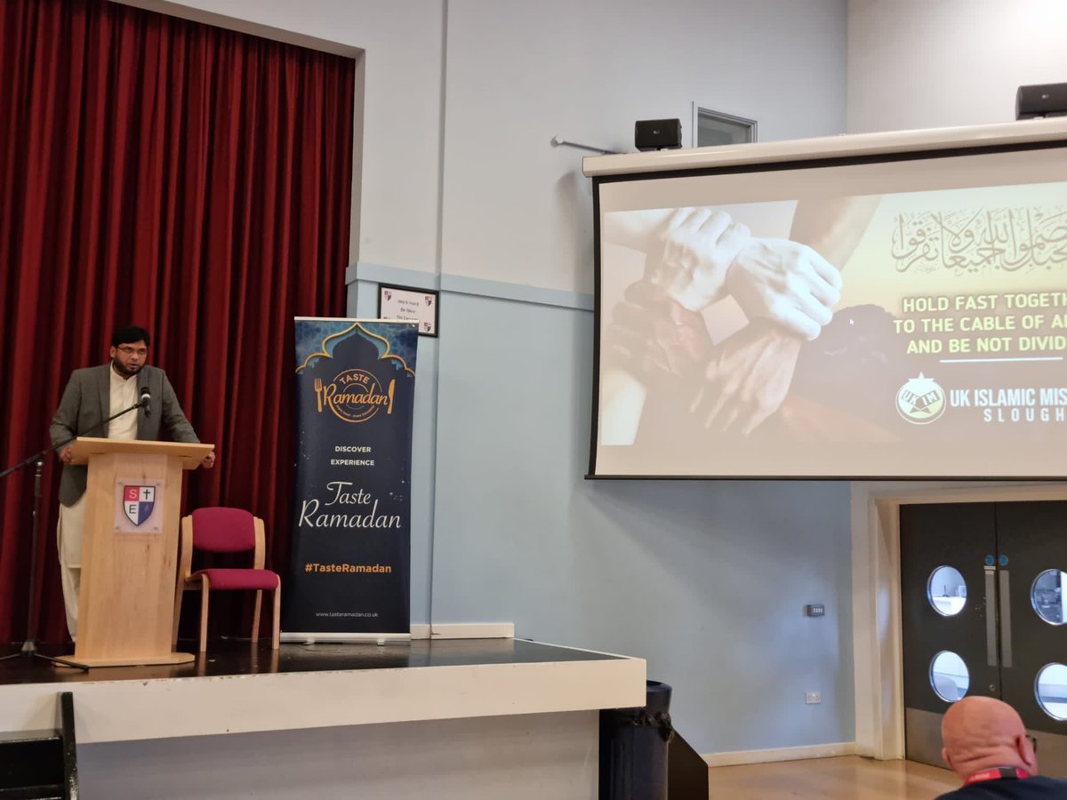 ukim_slough's tweet photo. "Breaking barriers and promoting unity, the unity-iftar gathering was a powerful display of diversity and harmony.
Attended by MP slough Mr @TanDhesi and councillors of more than 12 wards of slough.
#UnityIftar #BreakingBarriers #RamadanSpirit #ukimslough https://t.co/4nYtvYHPHC