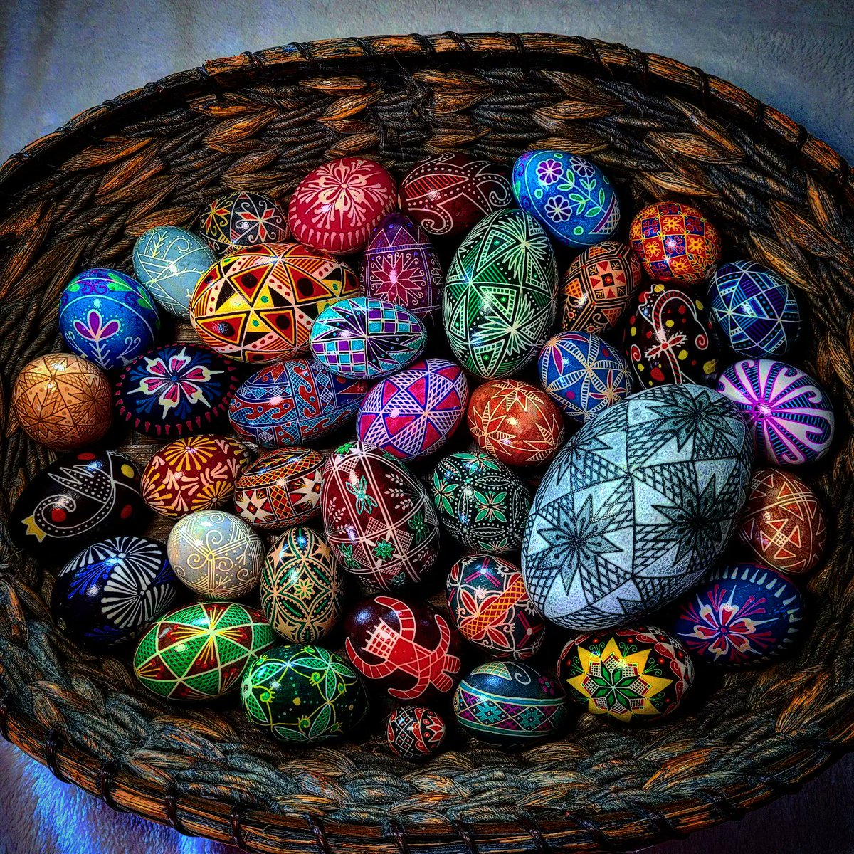 bestMrsBlakely's tweet photo. He is risen! Happy Easter to all who celebrate! #pysanky #писанки https://t.co/ehvQ0dTnx1