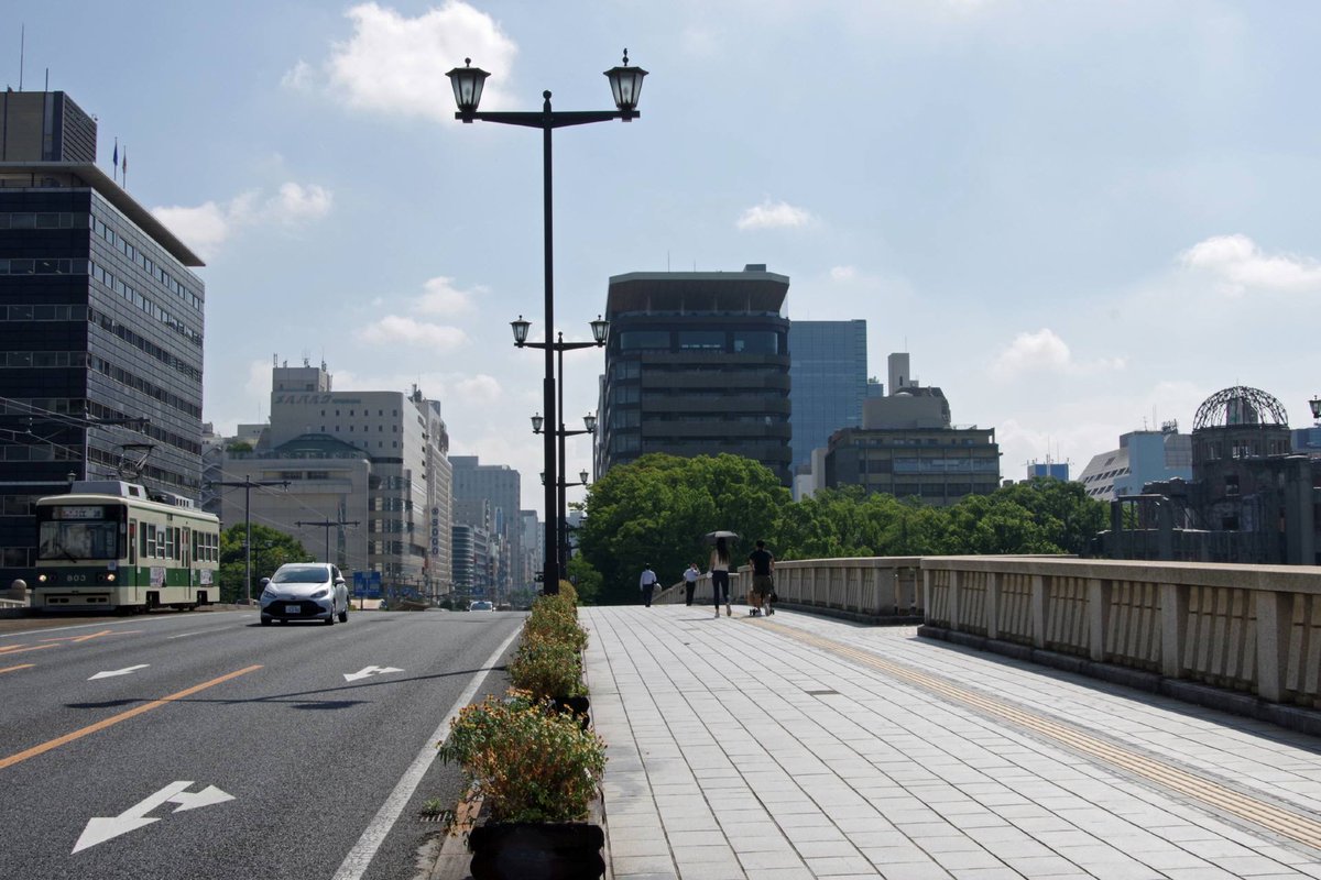 tsuyoshin2010's tweet image. この国に住む老若男女・国籍人種そして経済的に余裕のあるなしにかかわらず、もしその気があるのなら、本当にこの国を捨てて諸外国に移住し、そこで新たな生活を育んでほしい。最早ならず者国家小日本帝国は、いつ日本国憲法廃止し第三次世界大戦開戦して滅亡しても不思議でない状態である。