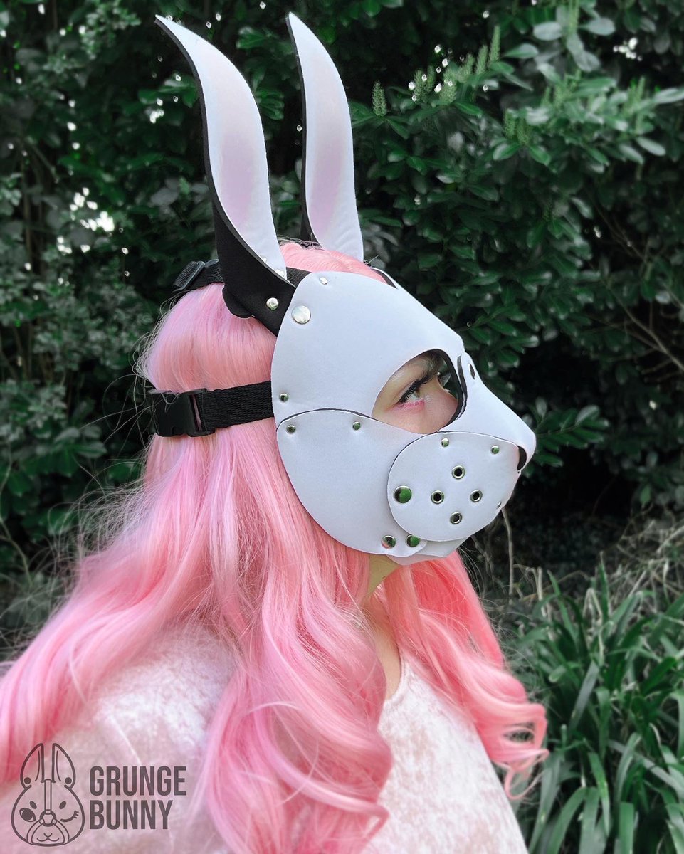 GrungeBunnyGear's tweet photo. It's Easter! You know what goes hand in hand with Easter...?
BUNNIES!
I'm so happy to be able to share with you all the creation of our first ever Rabbit hood! After all, what would Grunge Bunny be without a Bunny?
Thanks to my radiant model @DaemonEmporium 🤍 https://t.co/TrMlk3mEQa