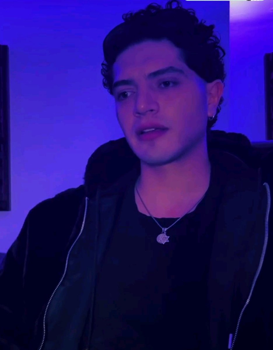 mamitoleyva's tweet photo. "yo soy Freddy Leyva y seguimos haciendo música" 
Te quiero mucho Freddyyy ❤️‍🩹❤️‍🩹

@freddyleyva 

CD9 RETURN
#CD910AÑOS 
CD9 COMEBACK https://t.co/DptWMKNAX0