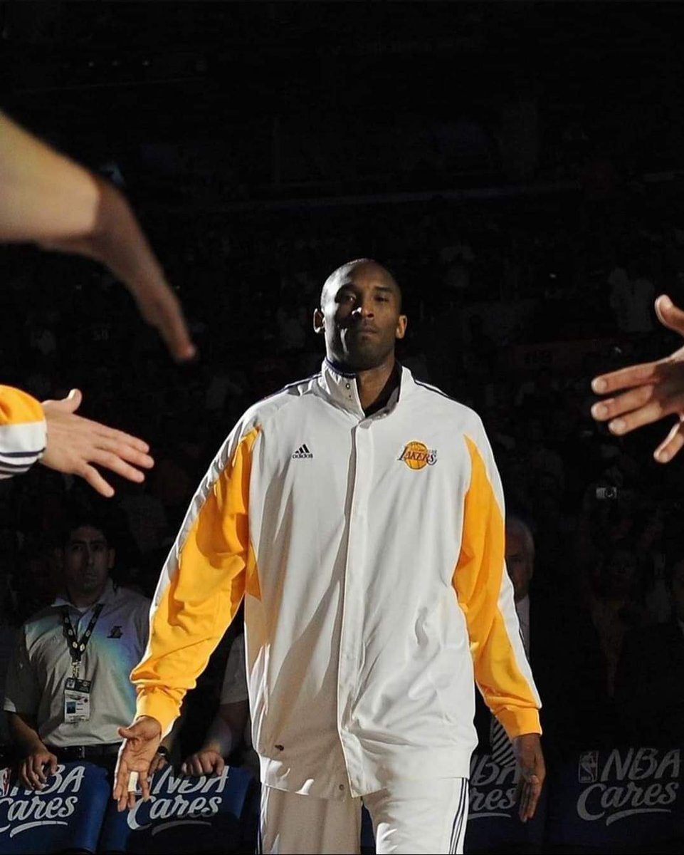 FaithworksX's tweet photo. The top scorers of the 2010's: 

1. LeBron James - 19,550
2. Kevin Durant - 19,445
3. James Harden - 18,627
4. Russell Westbrook - 17,603

Kobe Bryant in the hardest decade to score in modern NBA history - 21,550 https://t.co/w7sFFStfzw