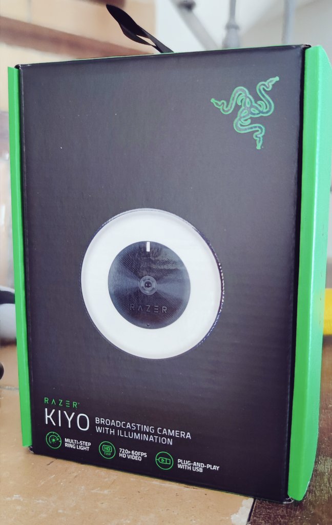 TheAPESv12's tweet photo. Nuevo regalito que me ha caรญdo!
Se huelen cositas! Segรบn vaya viendo os voy contando! #Razerkiyo pixa que pa'sa! ๐
@RazerES
#returntostream #twitch #StreamersHispanos #APESNOTLEAVING https://t.co/UVcByxS9es