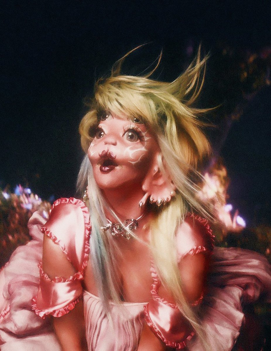 bchartsnet's tweet photo. "Portals" de Melanie Martinez tem o maior debut solo por uma artista feminina nos Estados Unidos em 2023. O disco vendeu 142 mil unidades em sua semana de estreia e garantiu o #2 na Billboard 200. https://t.co/KA10tQ3K45