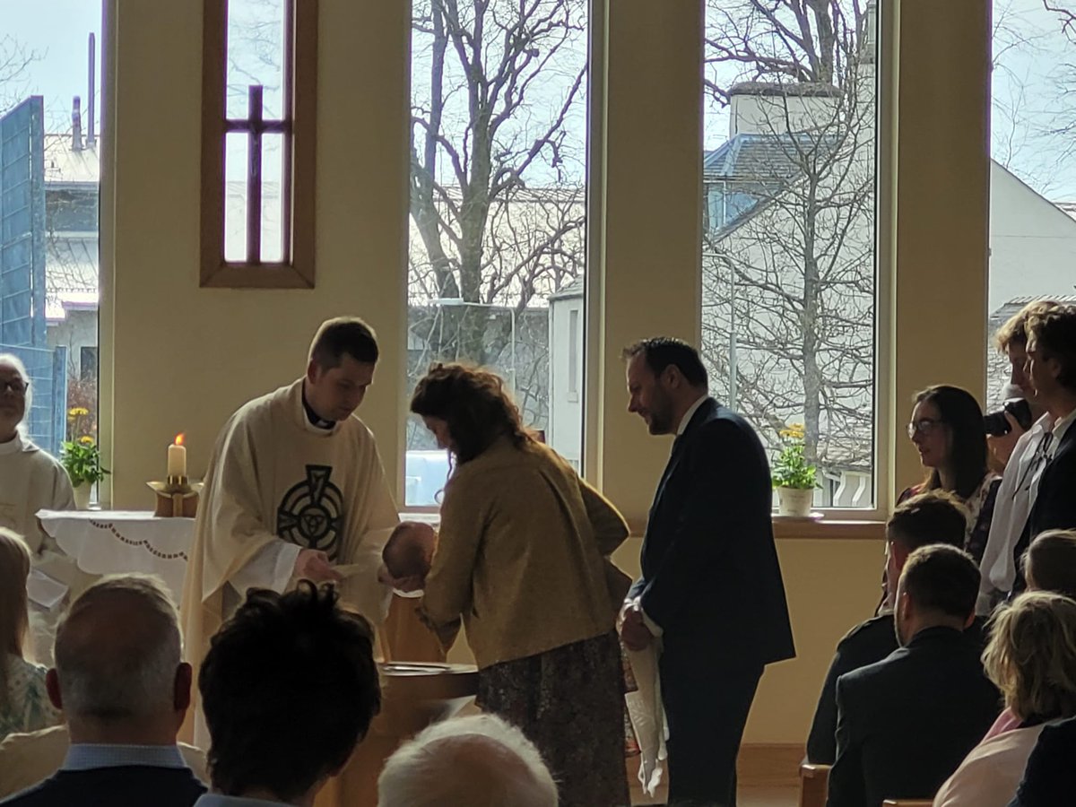 Rooz79's tweet photo. Lovely to have Easter Sunday baptisms. https://t.co/VVgOKRnTnQ