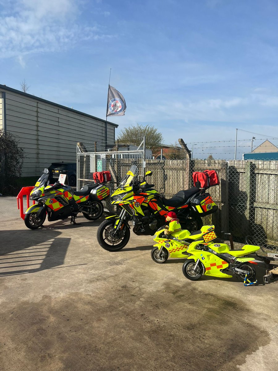 DevonBloodBikes's tweet photo. Another successful Devon Freewheelers charity car wash yesterday! Thanks to our amazing team for their hard work, the total amount raised is still being counted but we think it's more than £200! #BloodBikes #DevonFreewheelers #Teamwork https://t.co/cXMMlbMpyS