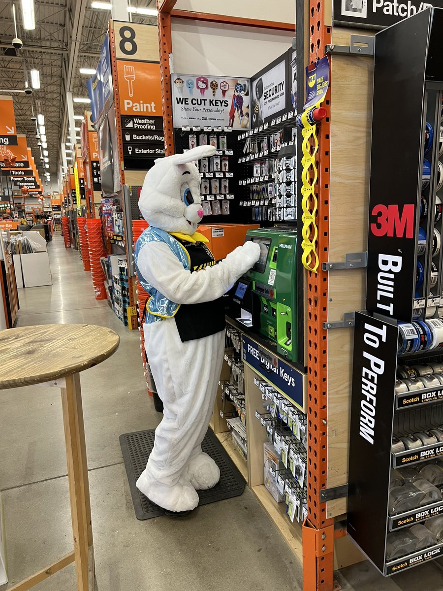 The Easter bunny came out to give us a hand today! @MannyZ1961 @D65Hutch @LoganSquare1961 @IamV33