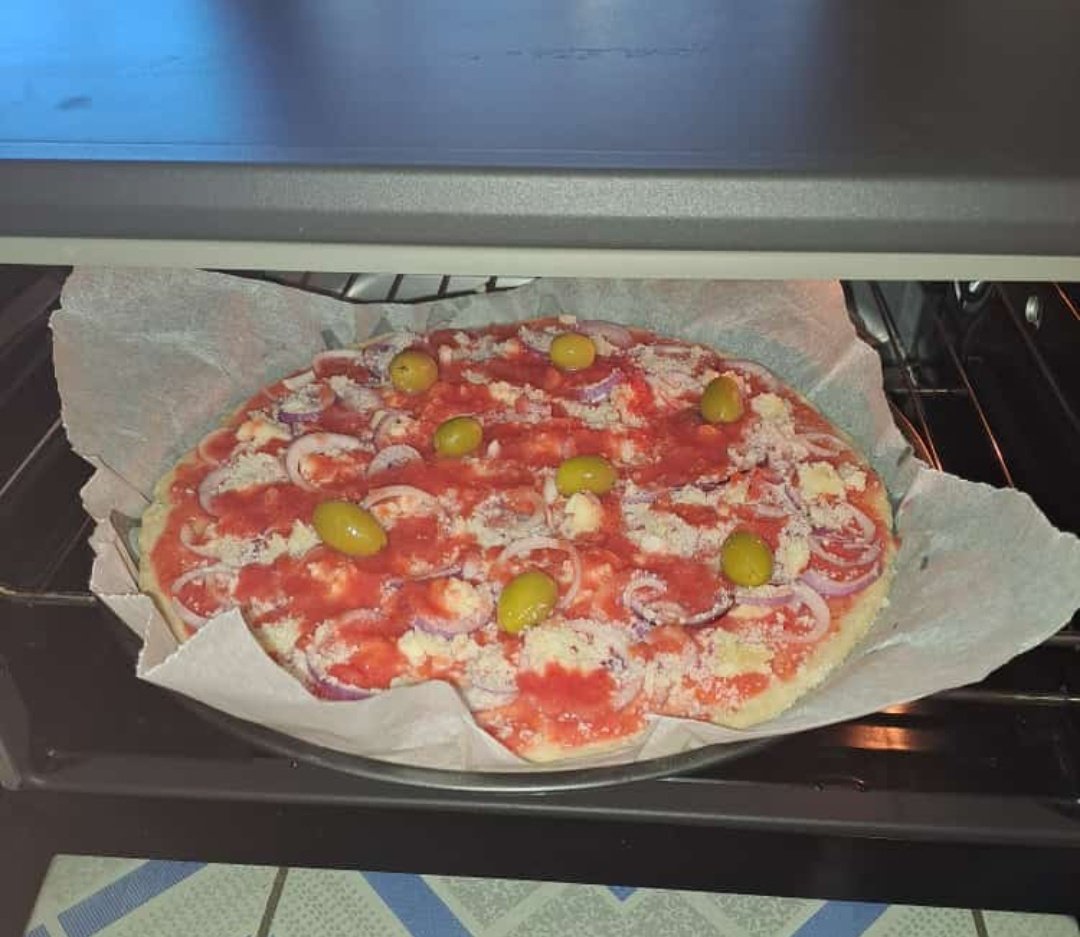 TravelSafiri's tweet photo. Home made Pizza 🍕🍕🍕🍕 on our Easter Holidays thanks to @_BintMariam https://t.co/tZGHpOe1Ek