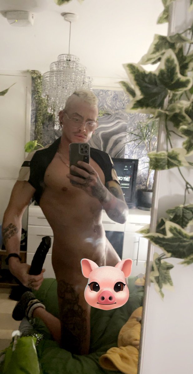 DeanEstmids's tweet photo. Happy Easter Findom
#findom #takeitboy #serve https://t.co/nMUgeWJXyf