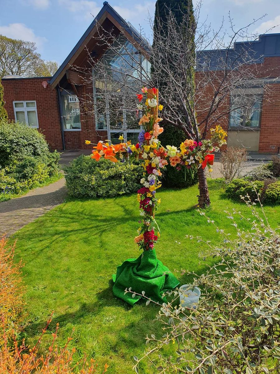 Happy Easter to all our Christian students, staff and families. Hope you have had a lovely day celebrating with your loved ones #EasterSunday #Christianity @DenbighHigh