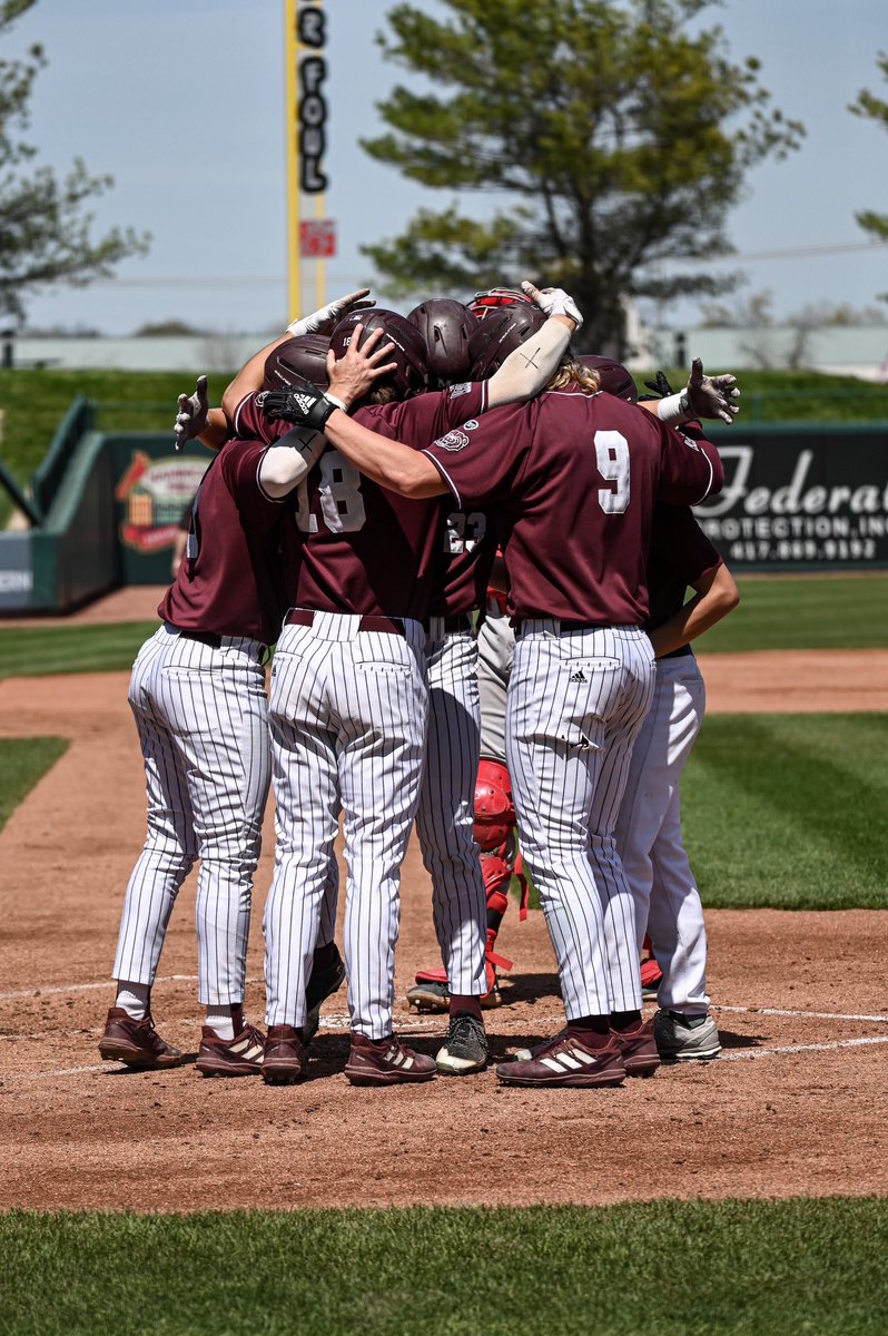 MoStateBSB's tweet photo. Gamer Taeg. https://t.co/ThtE5X0jhy
