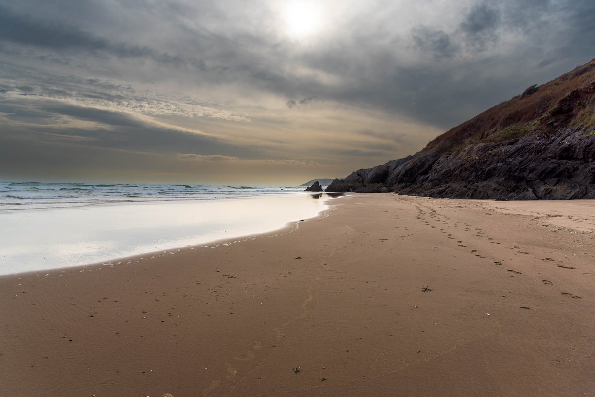 A nice sandy beach in the Gower Peninsula

#gowerpeninsula #landscapephotography #beach #seascape