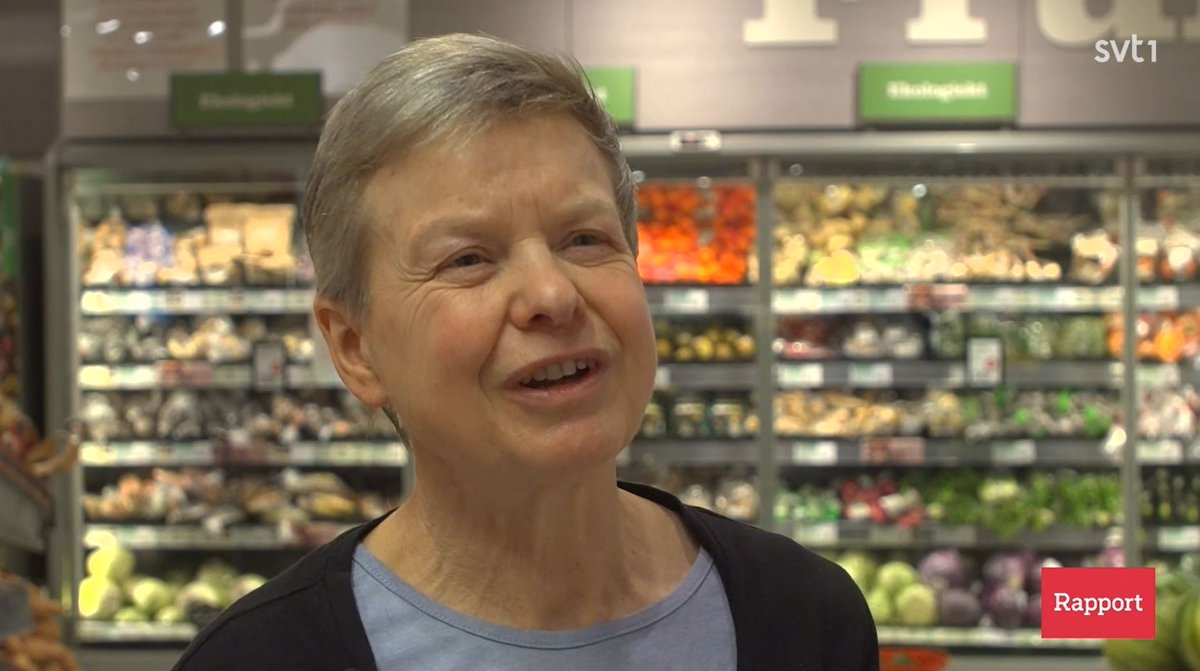 Det finns inget bättre läge att avskaffa eller sänka momsen på hållbar mat och göra hållbar mat billigare, säger vår hållbarhetschef Åsa Domeij.

<a href="/KRAVmedia/">KRAV</a>'s vd Emma Rung håller med, och EU-kommissionen har öppnat upp för det.

Se hela Rapport-inslaget:

tinyurl.com/39yv8jw4