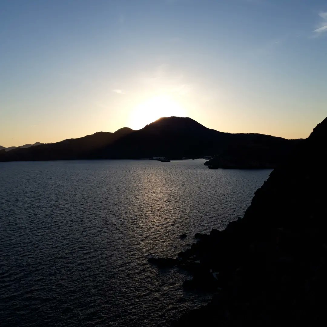 GinesTorre's tweet photo. 🚶🏻‍♂️⛰🌅 https://t.co/WKyaVFPbmc