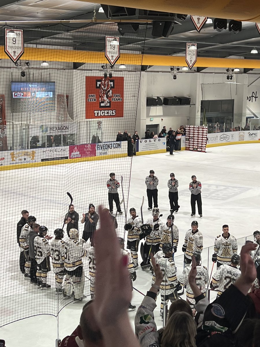 Leigh Jamieson leaves the ice to a guard of honour.