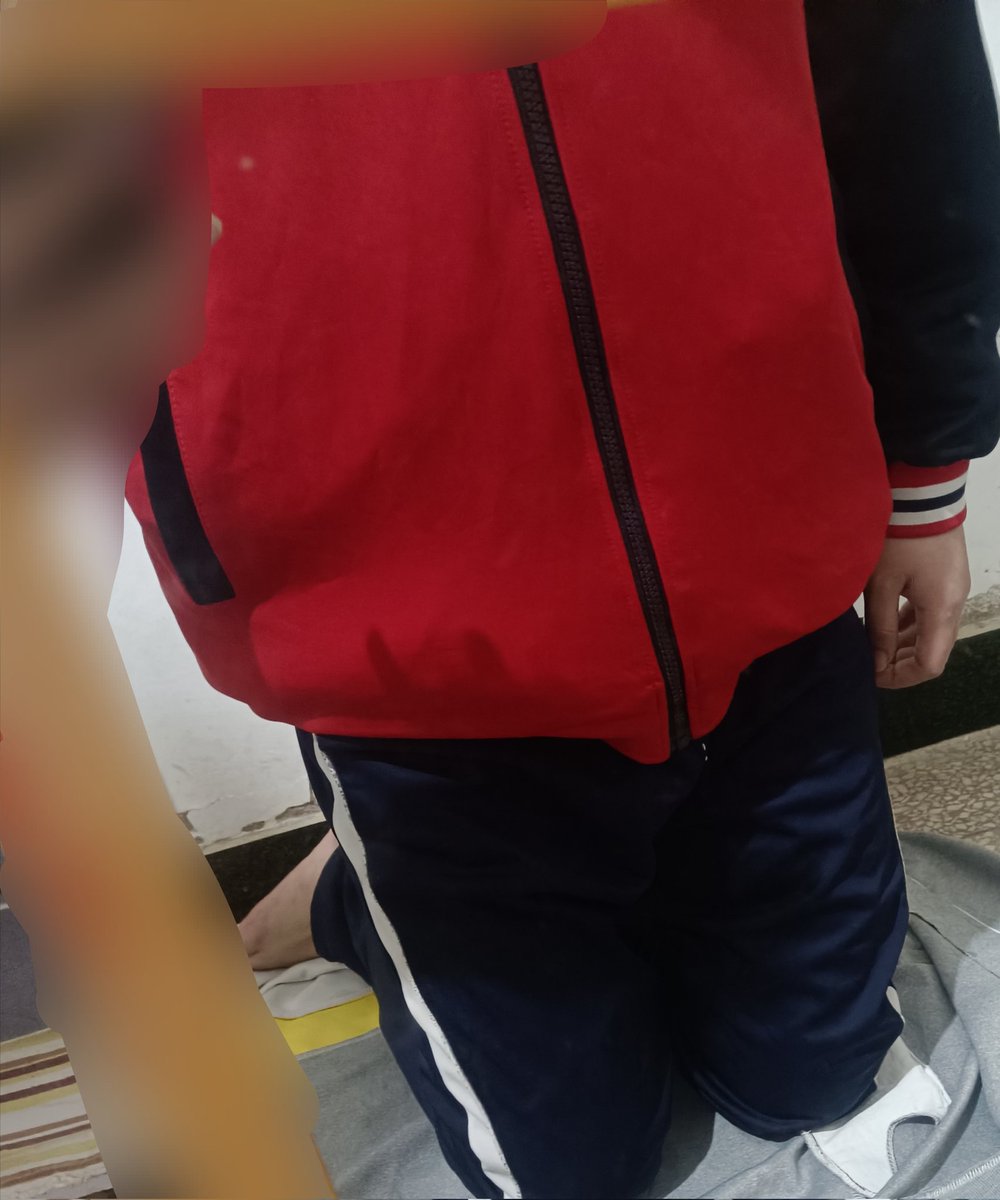wseezz's tweet photo. 最爱的校服 https://t.co/DMGPJWmocN