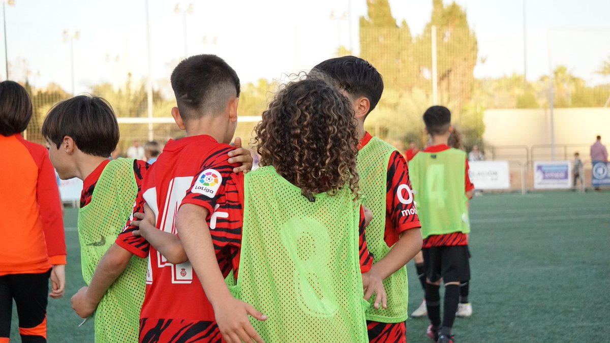 MarcRichter11's tweet photo. Santa Ponsa Cup🏆
Gran experiència amb un equipo de 10! Seguim!❤️🖤 https://t.co/sKvI4dLsHj