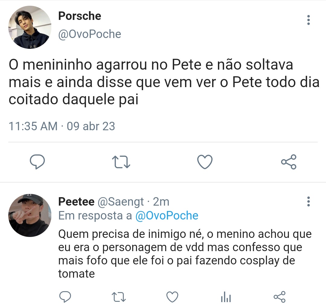 seolarsunny's tweet photo. VegasPete mini au onde...

Pete trabalha em um shopping fantasiado como o personagem Naloong

Ou

Vegas se descuida de Venice por um segundo e encontra o filho agarrado ao personagem, com olhos brilhantes de lágrimas jurando que o Naloong fugiu da TV https://t.co/i5HAEiD19l
