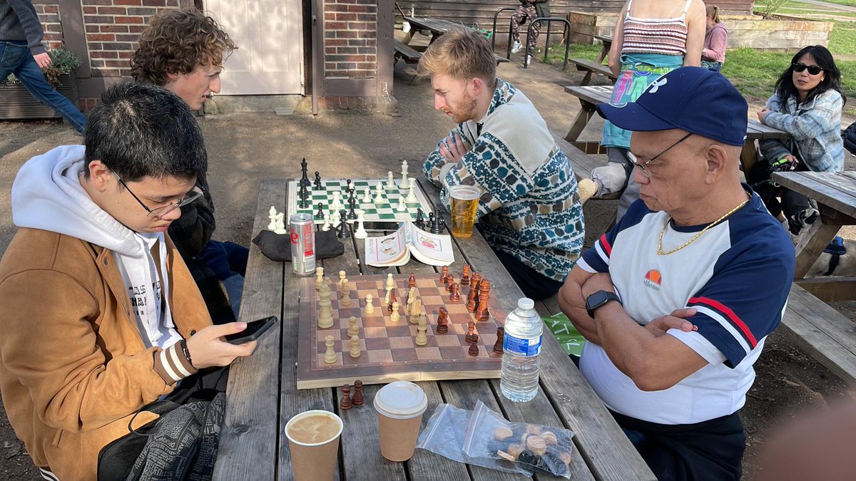 Clapham Common right now. Happy Chess Day everyone #NepoDing