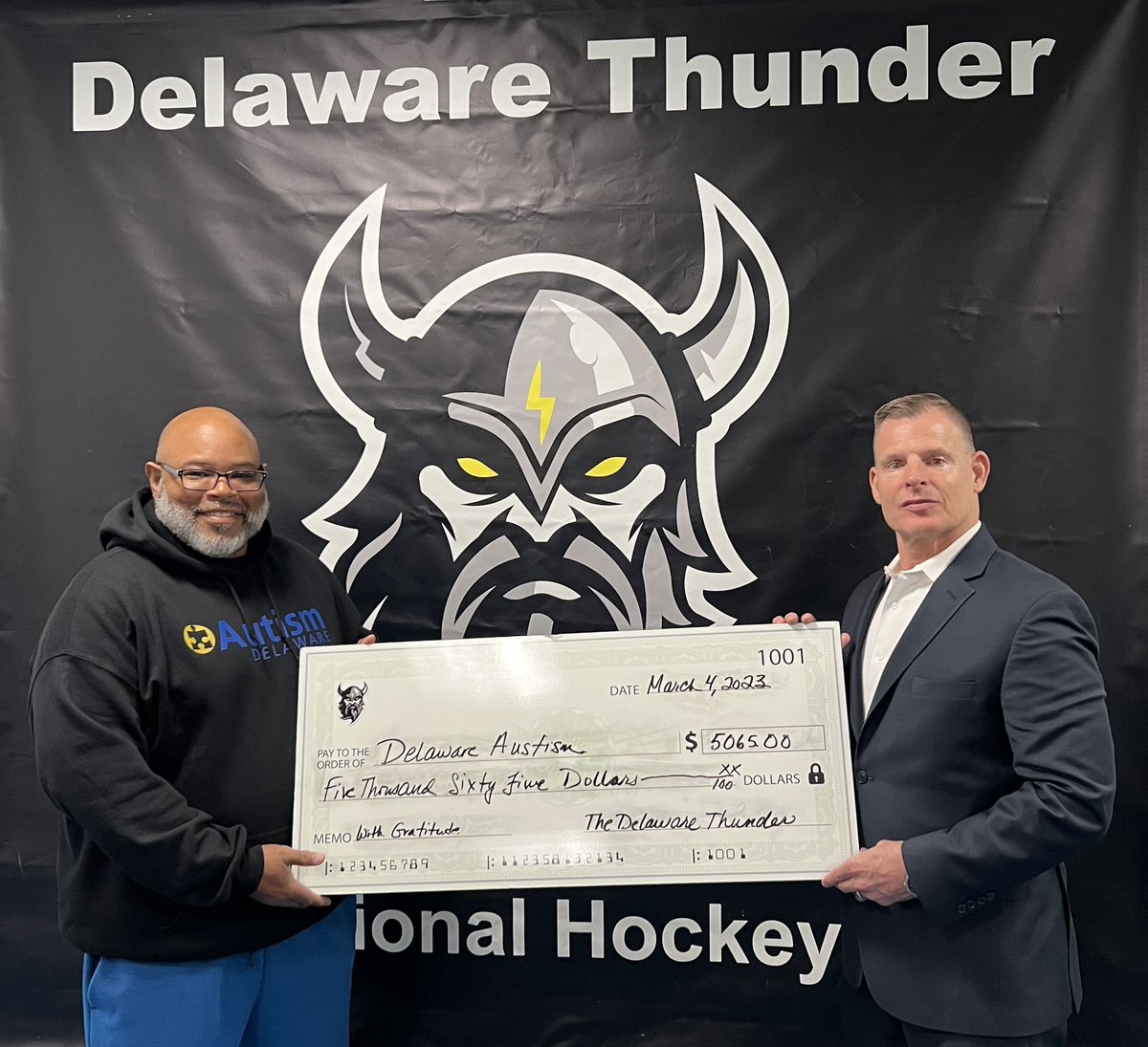 🏒🏒 Thank you Delaware Thunder and Delaware's hockey fans 🏒🏒 for coming out to Autism Awareness Night at the Thunderdome on Saturday and for bidding on the team's special game-worn jerseys. ❤🧡💛💚💙💜