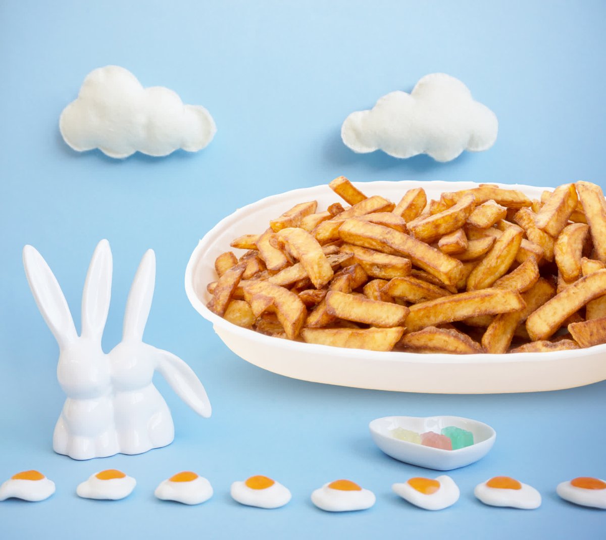 Happy Easter, everyone! Our restaurant will be closed on Sunday, but we'll be back on Monday, ready to serve you the best fries in town. Have an egg-citing celebration with your loved ones! 🐰🍔🍟🥚