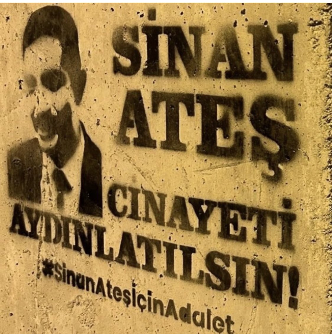 selmaateskazanc's tweet photo. Tek bir davamız var o da kardeşim Şehit Sinan Ateş'in cinayeti aydınlatılsın.

Taki bizim yaşadığımız acıyı başka kardeşler,anne ve babalar yaşamasın.

#SinanATESicinAdalet https://t.co/HOgGnufmC2