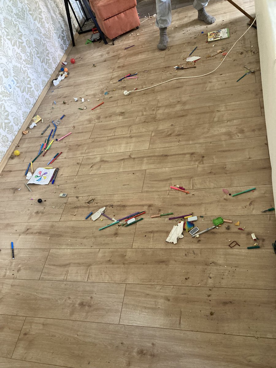 Wer sieht, wo die Couch stand?