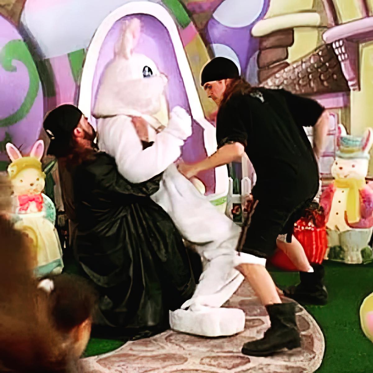 Vintage Jerseys & Hats on Twitter: "What's your favorite #Easter movie? I'll start: #Mallrats https://t.co/UPjTJ36D5j" / X