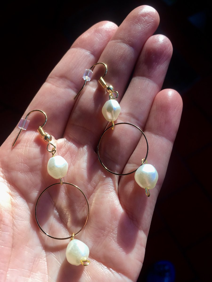 Monaliz67422862's tweet photo. Pearl earrings in hoop and spiral style? which pair are you getting today?
Shop here 👇
https://t.co/IddUc1wRwR https://t.co/0oGsP2RIRA