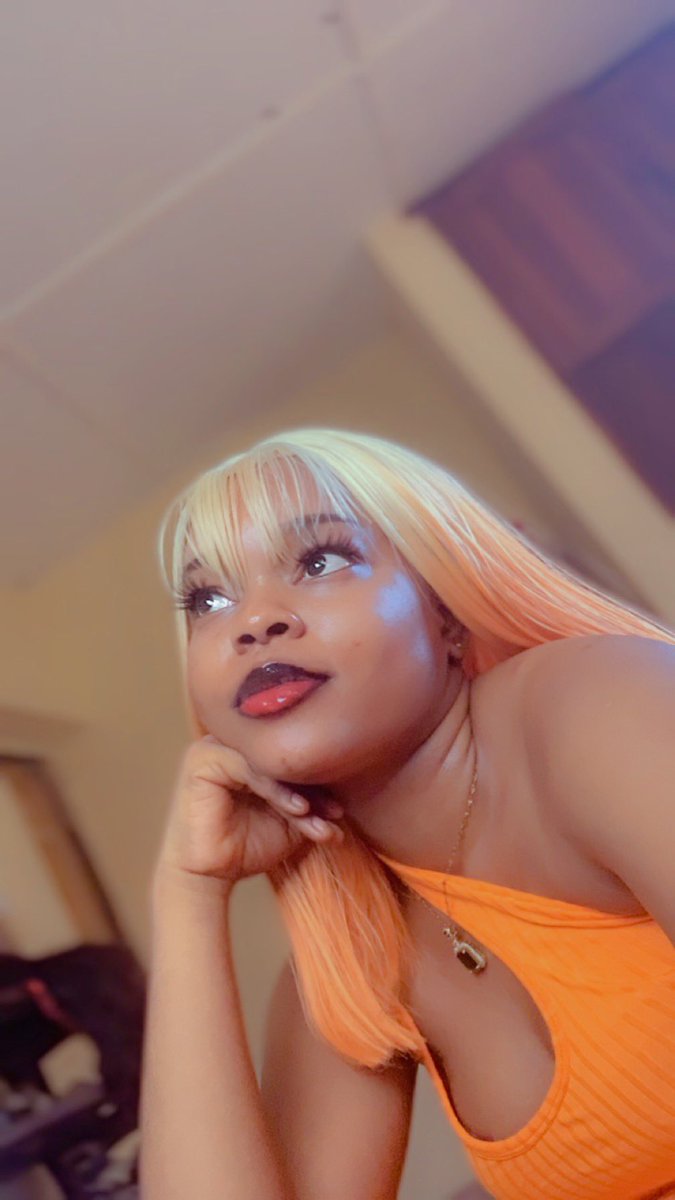 shugarbabiii's tweet photo. When davido said na money 💰 🤭 https://t.co/frFYwK1PWS