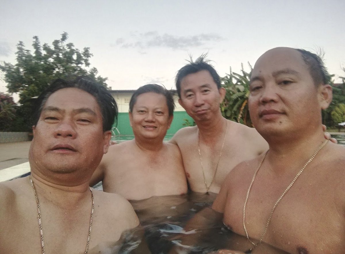 សាច់ស្អាតណាស់ ក្តក៏ធំៗ 2នាក់មុខស៊ីប្រុសក្មេងហើយចុយសាហាវណាស់១យប់៤ដង ក្តខ្មៅតែជាតិខ្លាំង ចាស់មែនតែទឹកក្តច្រើនណាស់