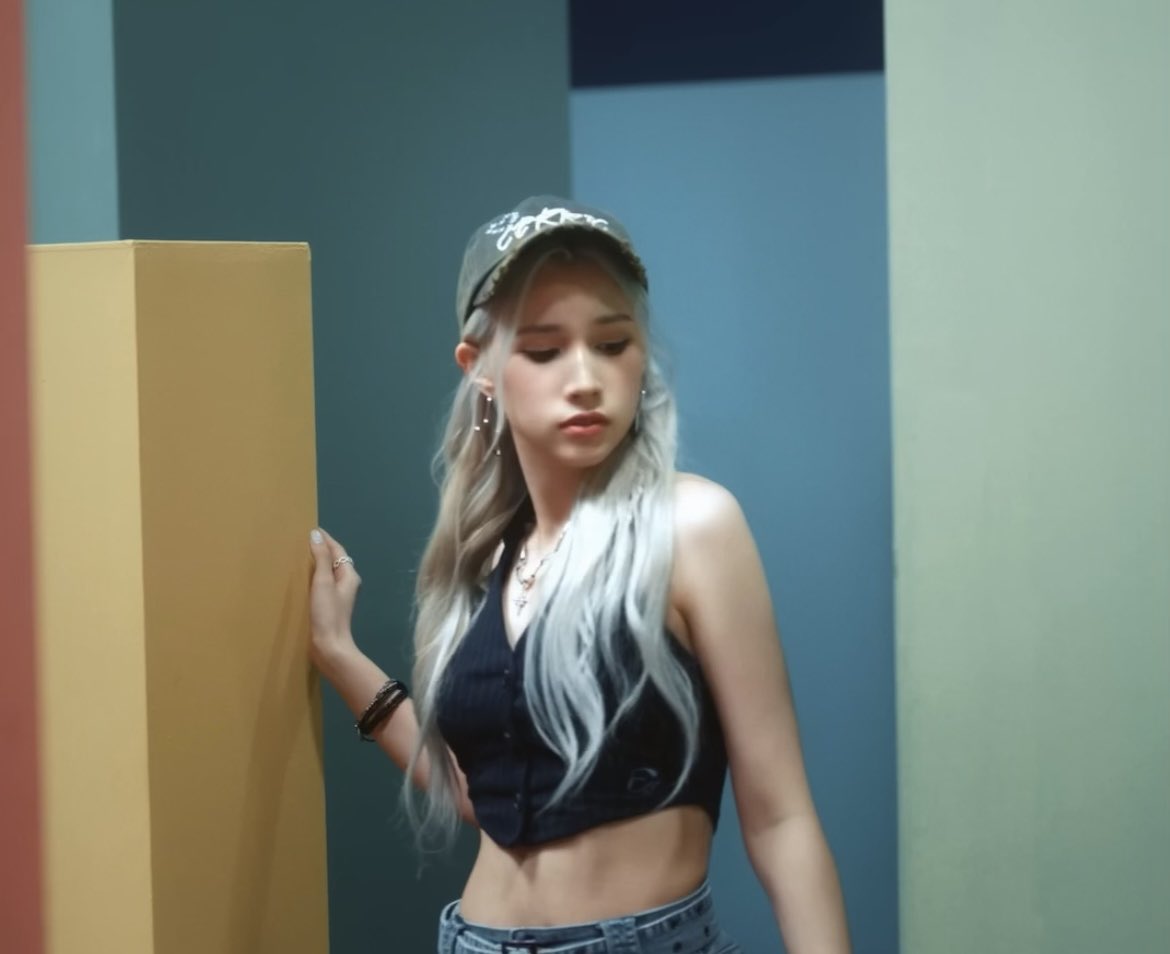 this look?? omg

#바히에 #HUENING_BAHIYYIH ✧ #케플러 #KEP1ER