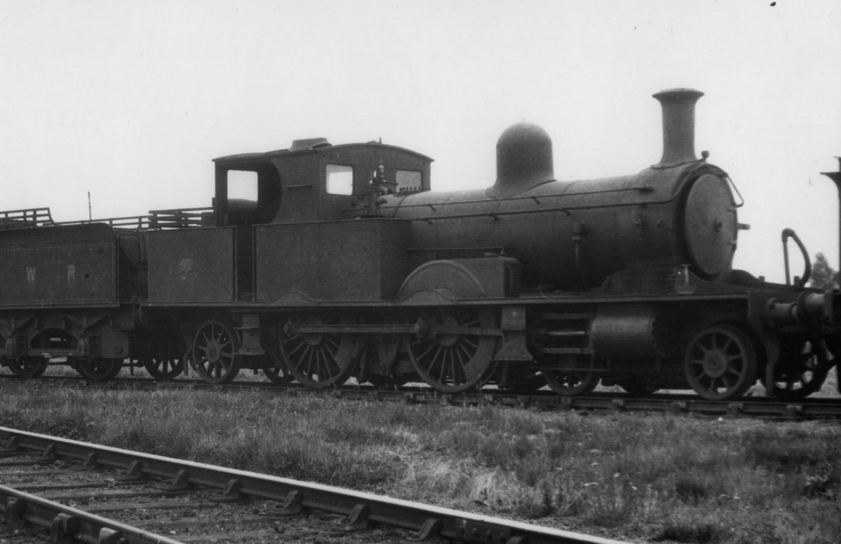 VoughtSikorsky's tweet photo. In Autumn 1922, the LSWR noted that the IoW needed new engines &amp; considered what they had. The O2s were near perfect; only minor P-way changes needed. The older &amp; heavier Adams Radials, in store as of redundancy, were also considered but were inferior to the O2s &amp; were discarded. https://t.co/3x8INu0Add