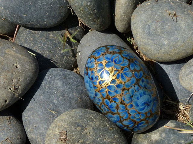 BritGeoSurvey's tweet photo. After you've finished eating your Easter eggs, why not read our six 'eggs-tremely' tenuous links between Easter and geology, featuring plate tectonics, bunny ears and a part of the Scottish Highlands: 

https://t.co/QhaSzSpLTF https://t.co/gOGvhZzVID