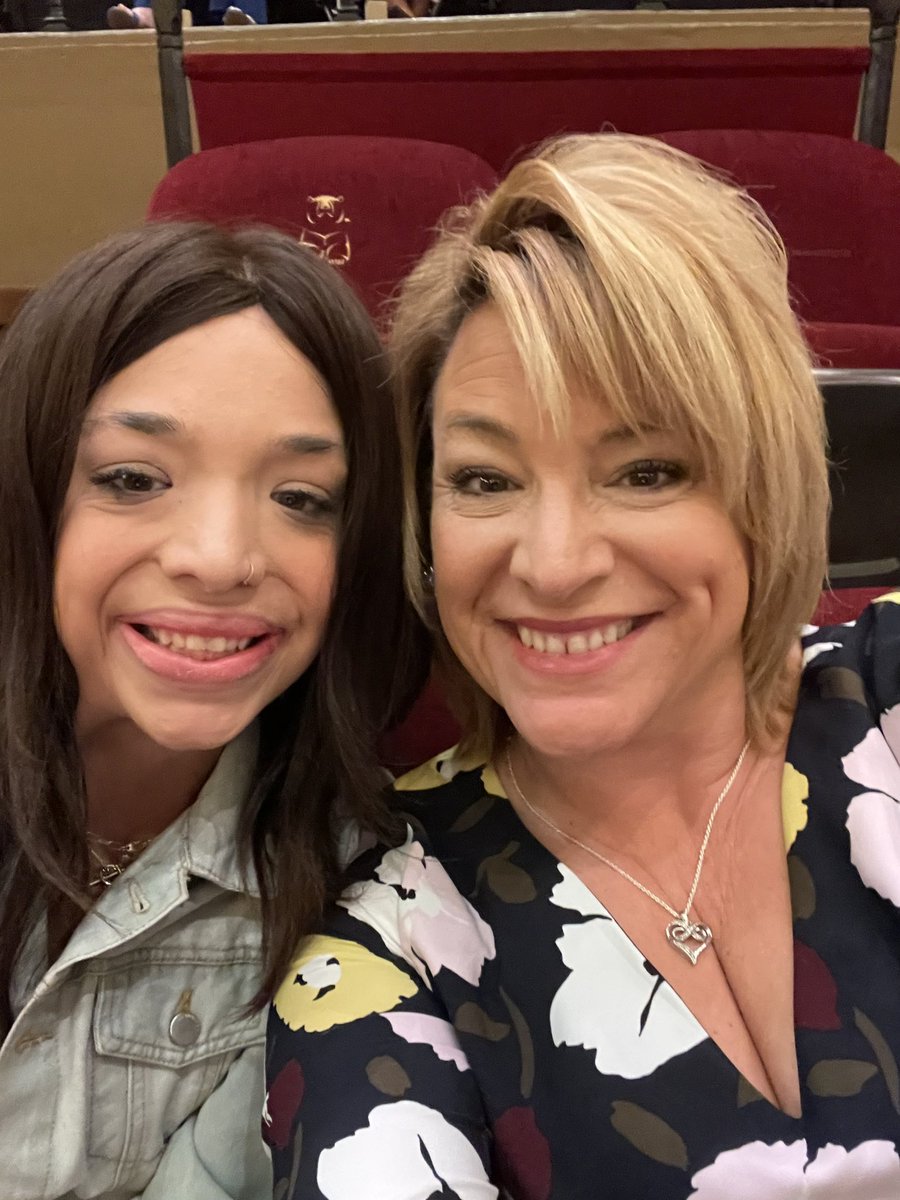 Melissa_Evans91's tweet photo. Happy Easter from the #GatheringNOW π£π° #EasterSTL #PastorMadi https://t.co/NzaPQFP3fG