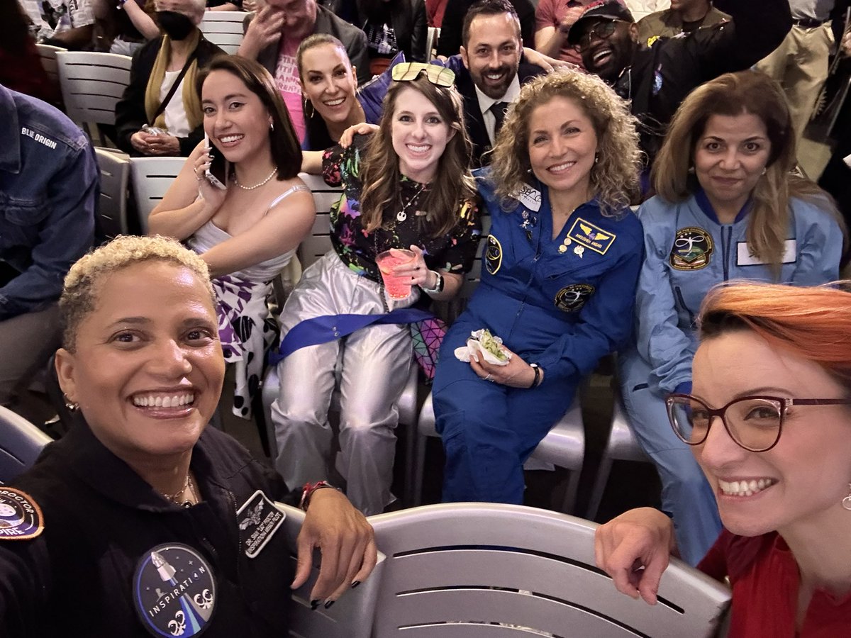 Great to hangout with my fellow women astronauts @AnoushehAnsari and @katvoltage along with @ninjaneergirl, @VIKTORIAMODESTA, Dara Dots and so many amazing women doing amazing things to advance humanity! 👩🏾‍🚀🚀🌎