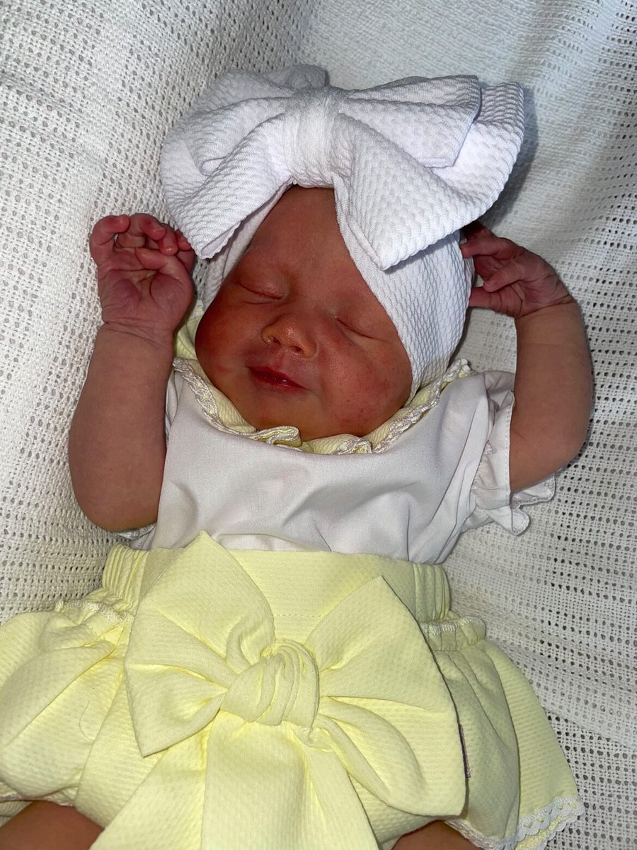 simonewalker123's tweet photo. Baby Darla🥹🥰 perfect😭🩷
so proud of my bestie Simone🫶🏻🩷 https://t.co/aqhNZESpON