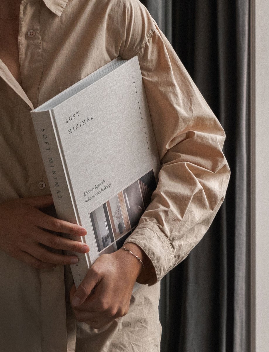 bkkmenuliving's tweet photo. เพลินตาไปกับหนังสือเล่มใหม่จาก Norm Architects ที่มาพร้อมภาพถ่ายสวย ๆ ในหนังสือ Soft Minimal
.
All Photos by https://t.co/ot0wZY2enH
.
https://t.co/BtDj6b5Sdv
.
#BKKLIVING #PhotoINSPIRATION #NormArchitects #SoftMinimal https://t.co/5bjXJ9N50u