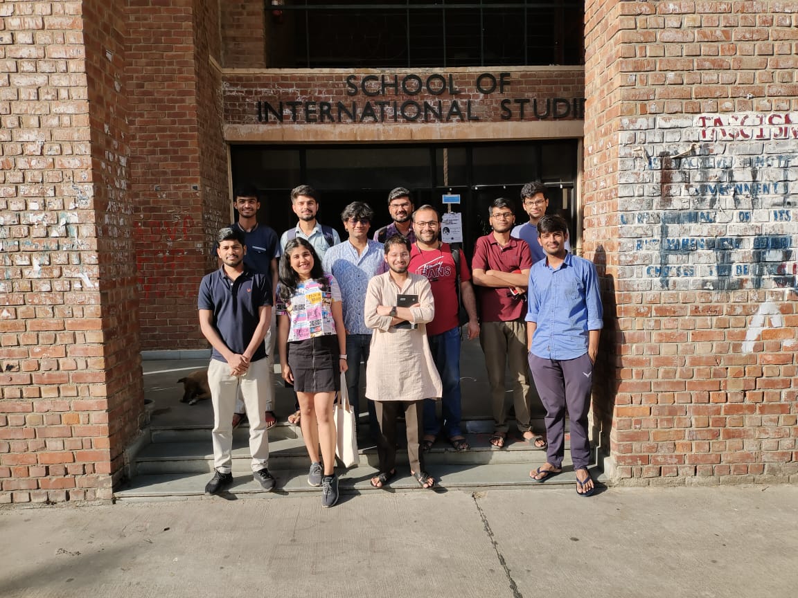 india_irsoc's tweet photo. Interesting 49th session on the strategies of anti-colonial resistance reflected in the writings of Gandhi, Bhagat Singh and Fanon. 🌼 https://t.co/Qj8BGLNkU8